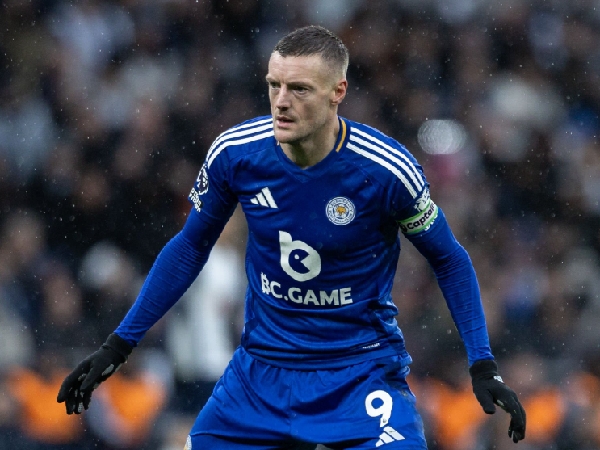 Jamie Vardy menginspirasi kemenangan comeback Leicester City atas Tottenham