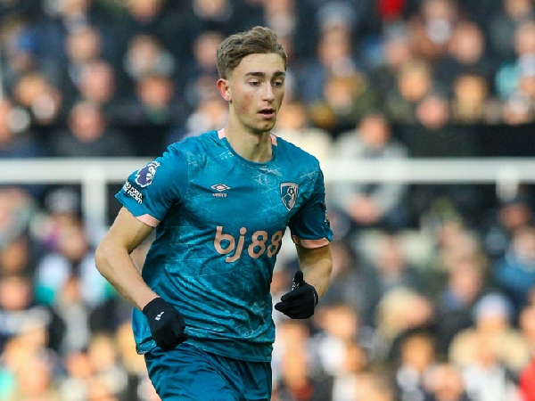 Dean Huijsen mencuri perhatian berkat penampilannya di Bournemouth