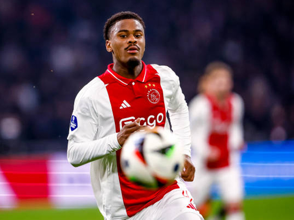 Jorrel Hato Saksikan Kemenangan Liverpool di Anfield, Apa Artinya?