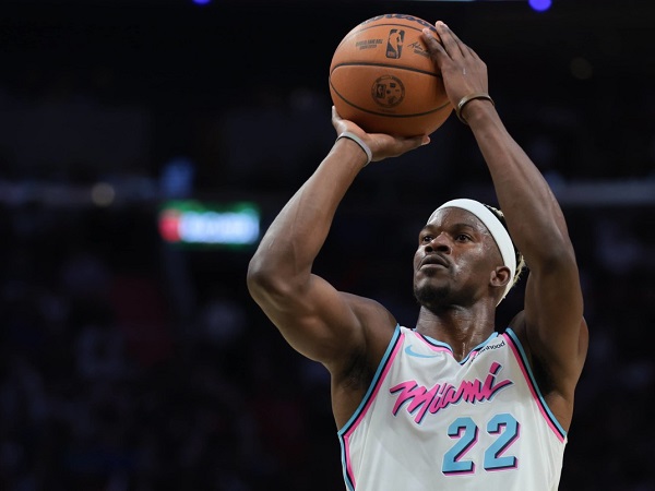 Jimmy Butler diskorsing Miami Heat karena berulah lagi.