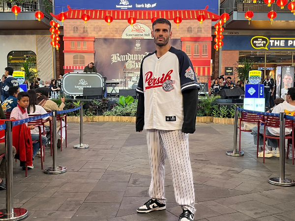 Gelandang Persib, Tyronne del Pino