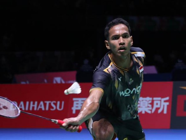 Chico Aura Wardoyo Menang Mudah ke 16 Besar Thailand Masters 2025