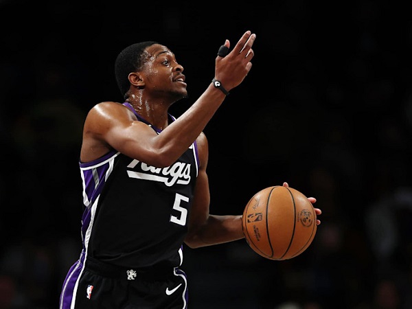 De'Aaron Fox kurang berminat untuk bergabung dengan Lakers.