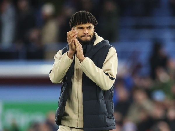 Unai Emery mengabarkan kondisi bek Aston Villa, Tyrone Mings