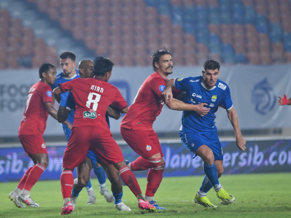 Bek Persib, Nick Kuipers