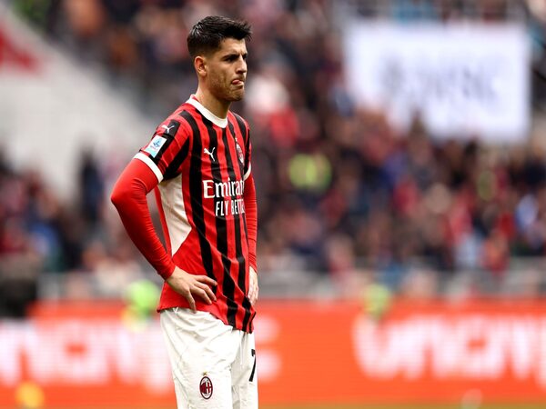Alvaro Morata dilaporkan bakal meninggalkan AC Milan Januari ini untuk bergabung ke Galatasaray / via Getty Images