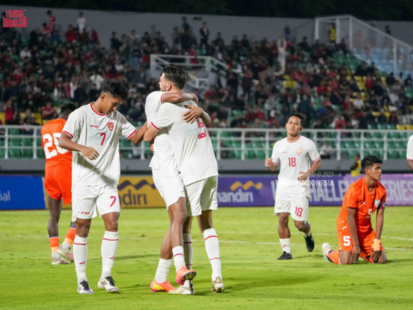 Pemain timnas Indonesia U-20 merayakan gol ke gawang India