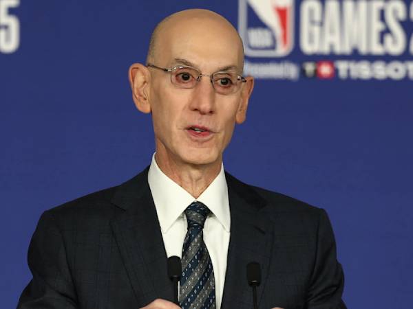 Komisioner NBA Adam Silver menginginkan sebuah pertandingan lebih sesuai dengan kebiasaan televisi modern. (Foto: AFP)