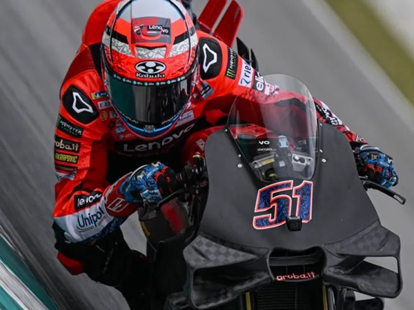Michele Pirro Jajal Fairing Baru Ducati dalam Tes di Sepang
