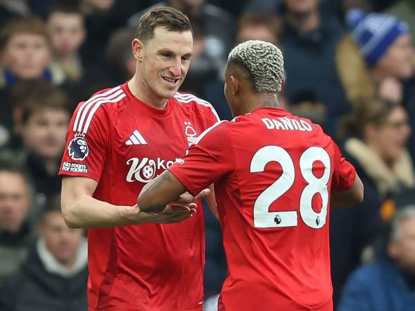 Pemain Nottingham Forest.