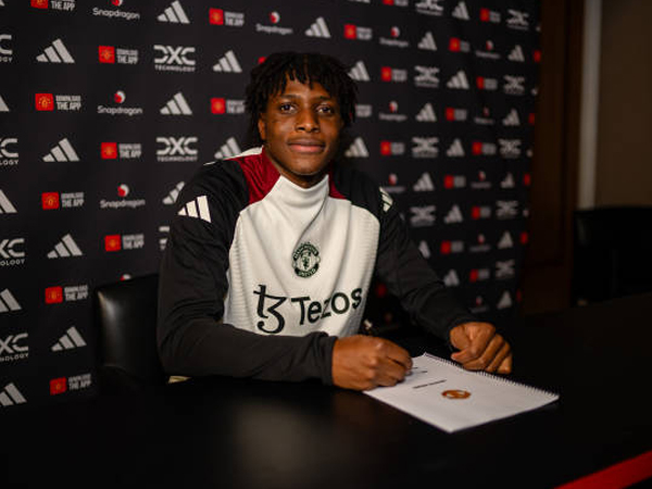 Dikontrak Hingga 2030, Manchester United Resmi Rekrut Patrick Dorgu