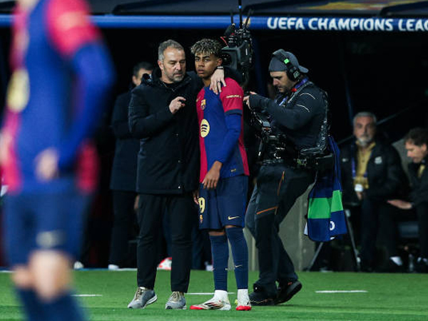 Hansi Flick Tak Suka Perbandingan Lamine Yamal dengan Lionel Messi