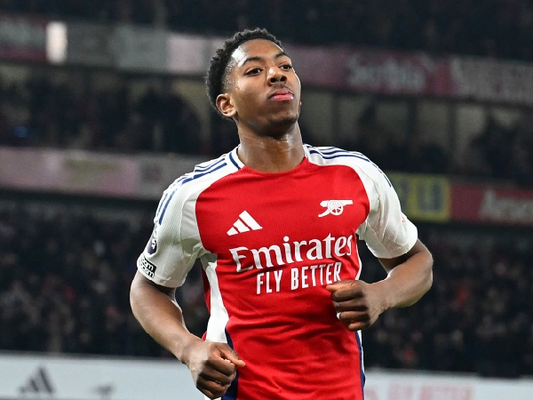 Myles Lewis-Skelly berkontribusi besar dalam kemenangan 5-1 Arsenal atas Manchester City