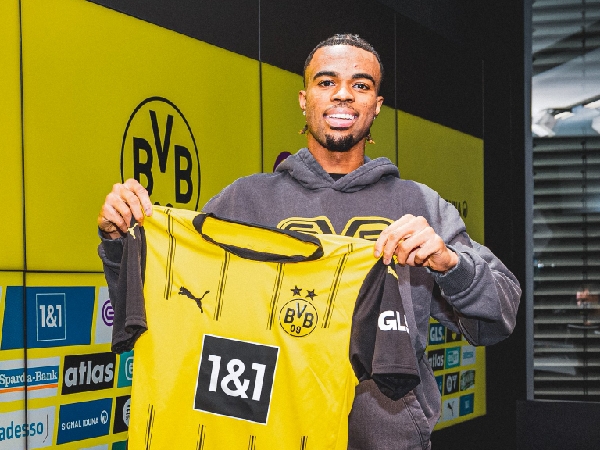 Borussia Dortmund meminjam Carney Chukwuemeka dari Chelsea