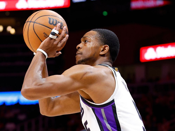 Lou Williams sebut Spurs cerdas ketika datangkan De'Aaron Fox.