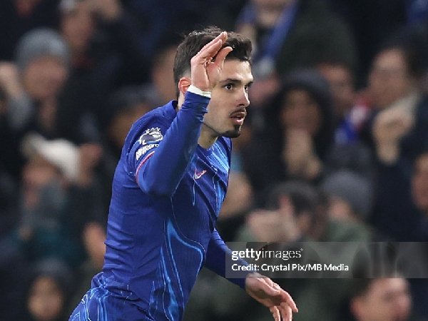 Pedro Neto membantu Chelsea mengalahkan West Ham