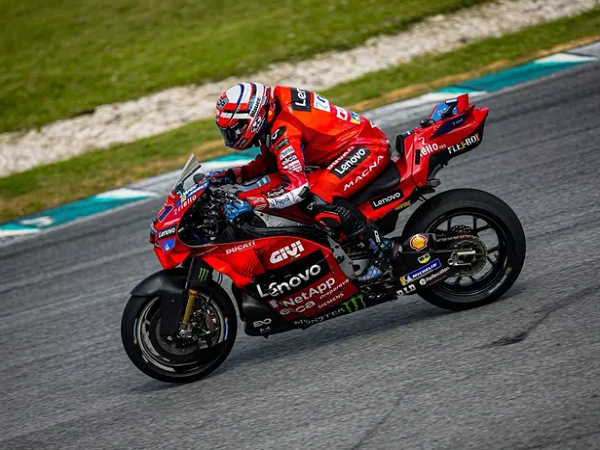 Michele Pirro sebut kesulitannya dalam kembangkan Desmosedici GP25.