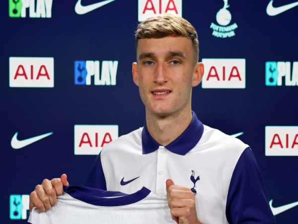 Tottenham rekrut Mason Melia