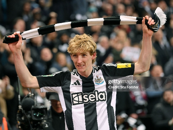 Anthony Gordon membantu Newcastle United mencapai final Carabao Cup