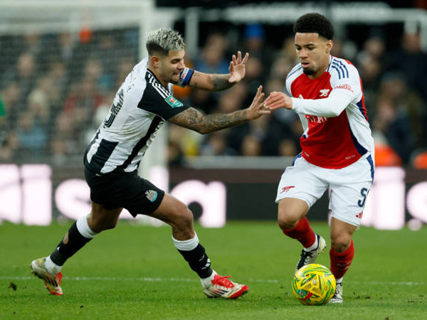 Newcastle United Melaju ke Final Piala Liga Usai Singkirkan Arsenal