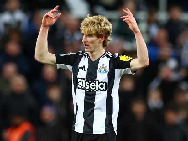 Anthony Gordon membantu Newcastle United mencapai final Carabao Cup