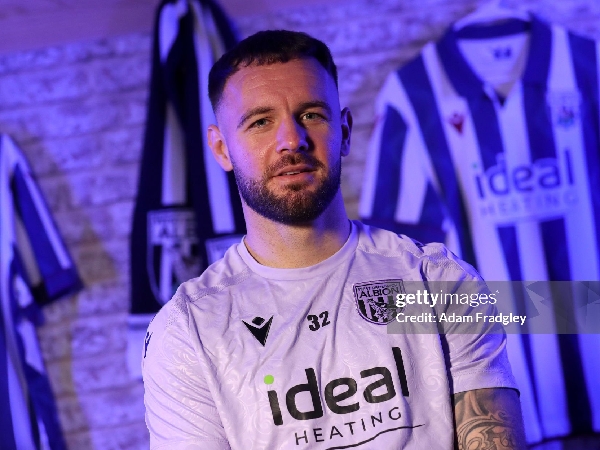 Adam Armstrong dipinjamkan ke West Bromwich Albion
