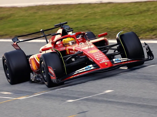 Lewis Hamilton Terus Memancarkan Aura Positif Usai Uji Coba