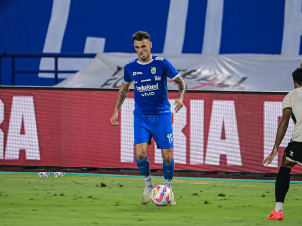 Persib bertolak ke Semarang tanpa Tyronne del Pino dan Marc Klok