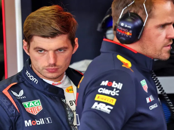 Max Verstappen Didesak Menunggu Tawaran Aston Martin hingga F1 2026