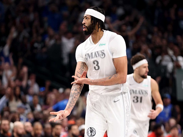 Anthony Davis Kembali Alami Cedera Usai Debut Bersama Mavs