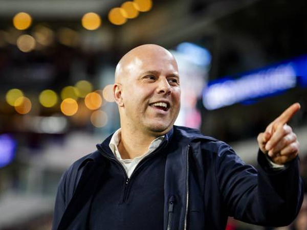 Arne Slot Jelaskan Alasan Beri Pemain Waktu Lebih untuk Kehidupan Pribadi