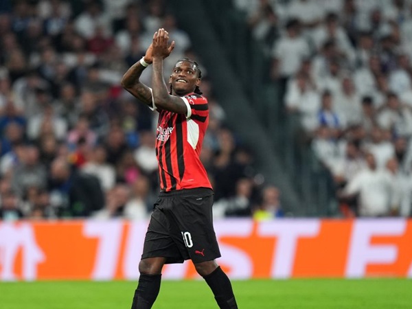 Rafael Leao Diisukan ke Barcelona Gara-gara Sang Agen