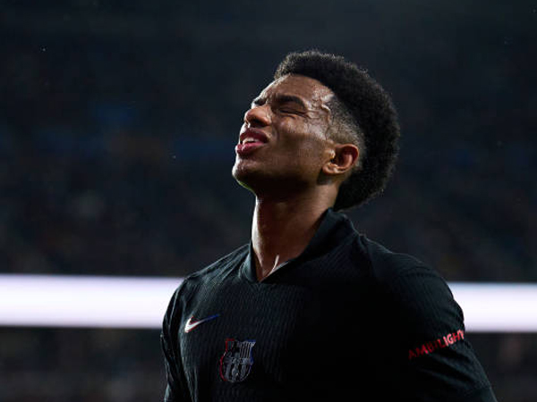 Alejandro Balde Masuk Radar Manchester United, Barcelona Hadapi Dilema