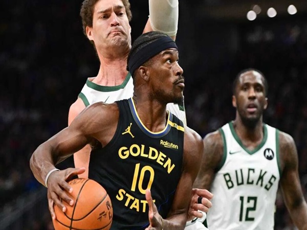 Warriors Meraih Kemenangan Telak di Kandang Bucks