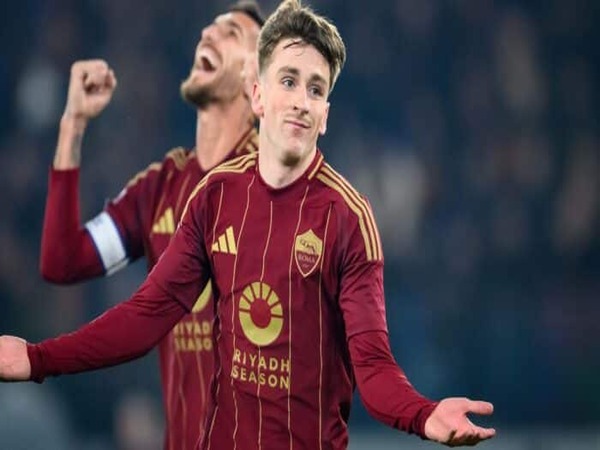 AC Milan disebut sudah memasang harga untuk Alexis Saelemaekers, yang siap dipermanenkan statusnya oleh AS Roma pada musim panas mendatang / via Getty Images