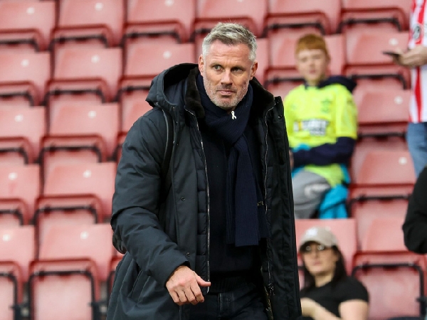 Jamie Carragher menyoroti kelemahan Chelsea