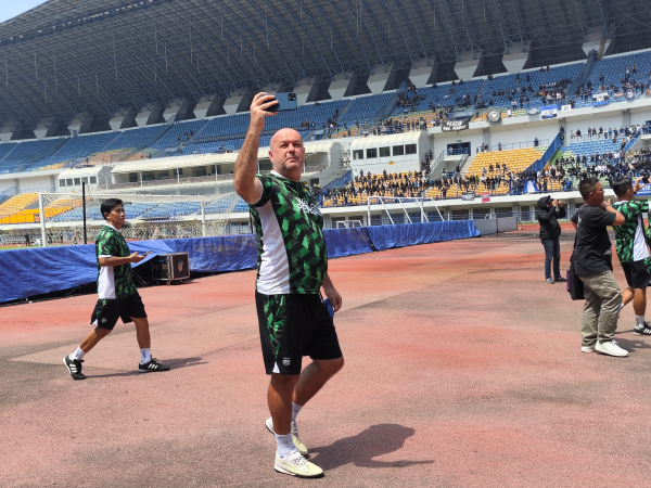 Pelatih Persib, Bojan Hodak menyebut Nick Kuipers sedang menderita flu