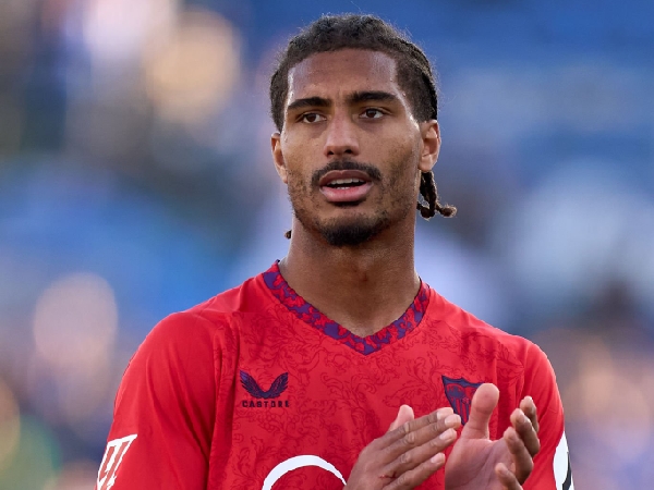 Loic Bade Ungkap Alasan Tolak Tawaran Aston Villa