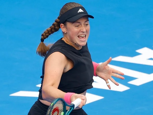 Tampil Memukau, Jelena Ostapenko Jegal Jasmine Paolini Di Doha