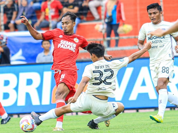 Kapten Semen Padang FC, Rosad Setiawan di laga kontra Persita Tangerang