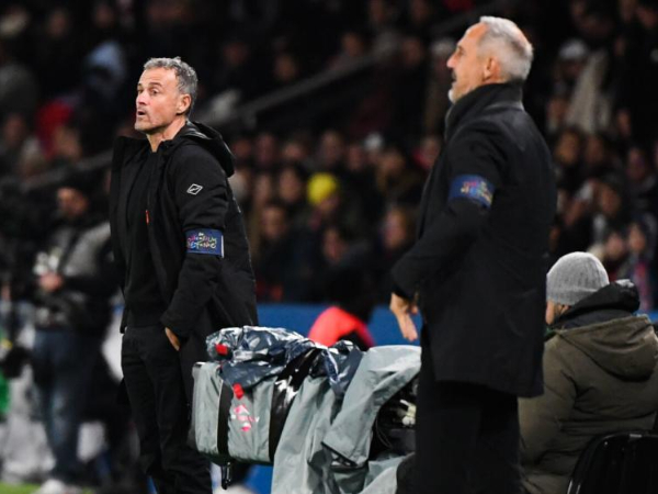 Pelatih AS Monaco Adi Hutter dan pelatih PSG Luis Enrique