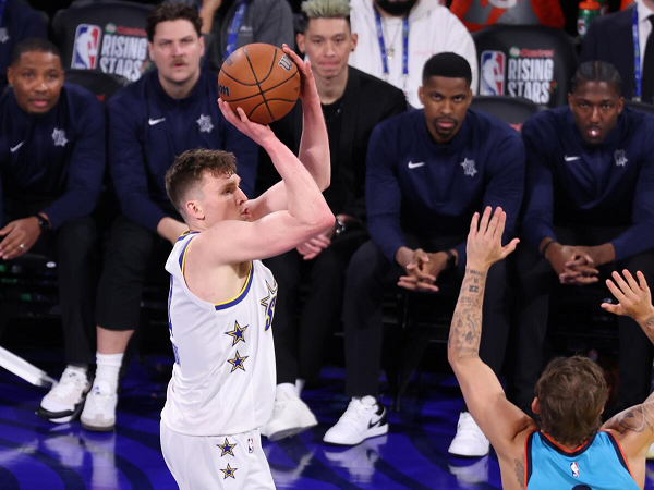 Dalton Knecht tertantang untuk ikuti Slam Dunk Contest di masa mendatang.