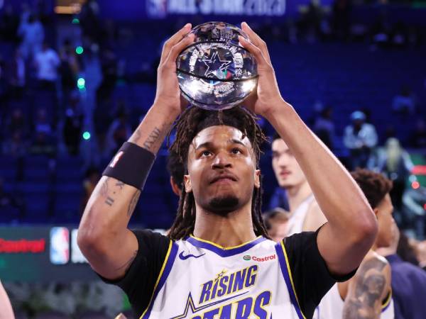 MVP Rising Stars Stephon Castle menjadi pemain kedua setelah Blake Griffin yang bertanding di ketiga malam All-Star Weekend. (Foto: AP)