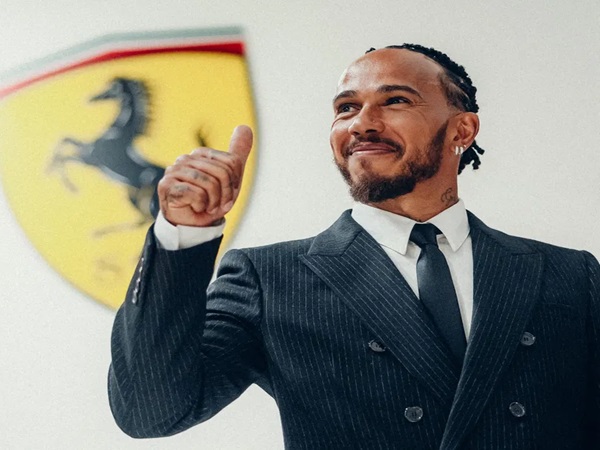 Carlos Sainz Mengakui Peluang Ferrari Menangkan Gelar Semakin Meningkat