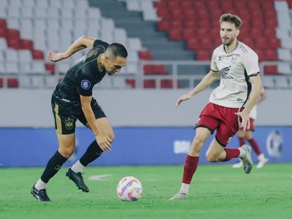 Laga PSIS Semarang kontra PSM Makassar