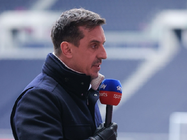 Gary Neville mengomentari persaingan Arsenal dan Liverpool