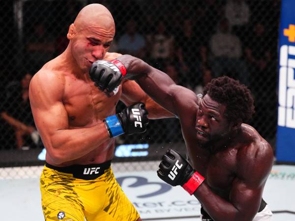 Jared Cannonier (kanan) dan Gregory Rodrigues. (Foto: Fight TV)