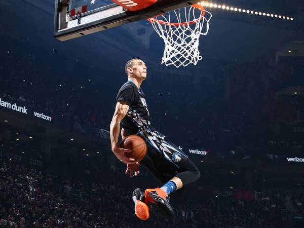 Zach LaVine pernah dua kali menjuarai kontes slam dunk pada 2015 dan 2016. (Foto: AP)