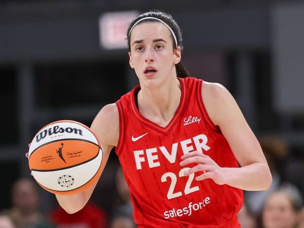 Caitlin Clark diperkirakan akan mencapai gaji lebih dari $78.000 untuk musim 2025. (Foto: AP)