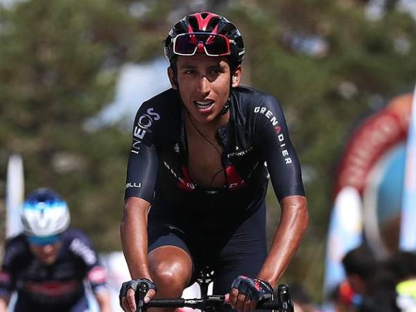 Egan Bernal menjadi bintang balap sepeda pada 2019 ketika ia memenangkan Tour de France pada usia 22 tahun. (Foto: AFP)
